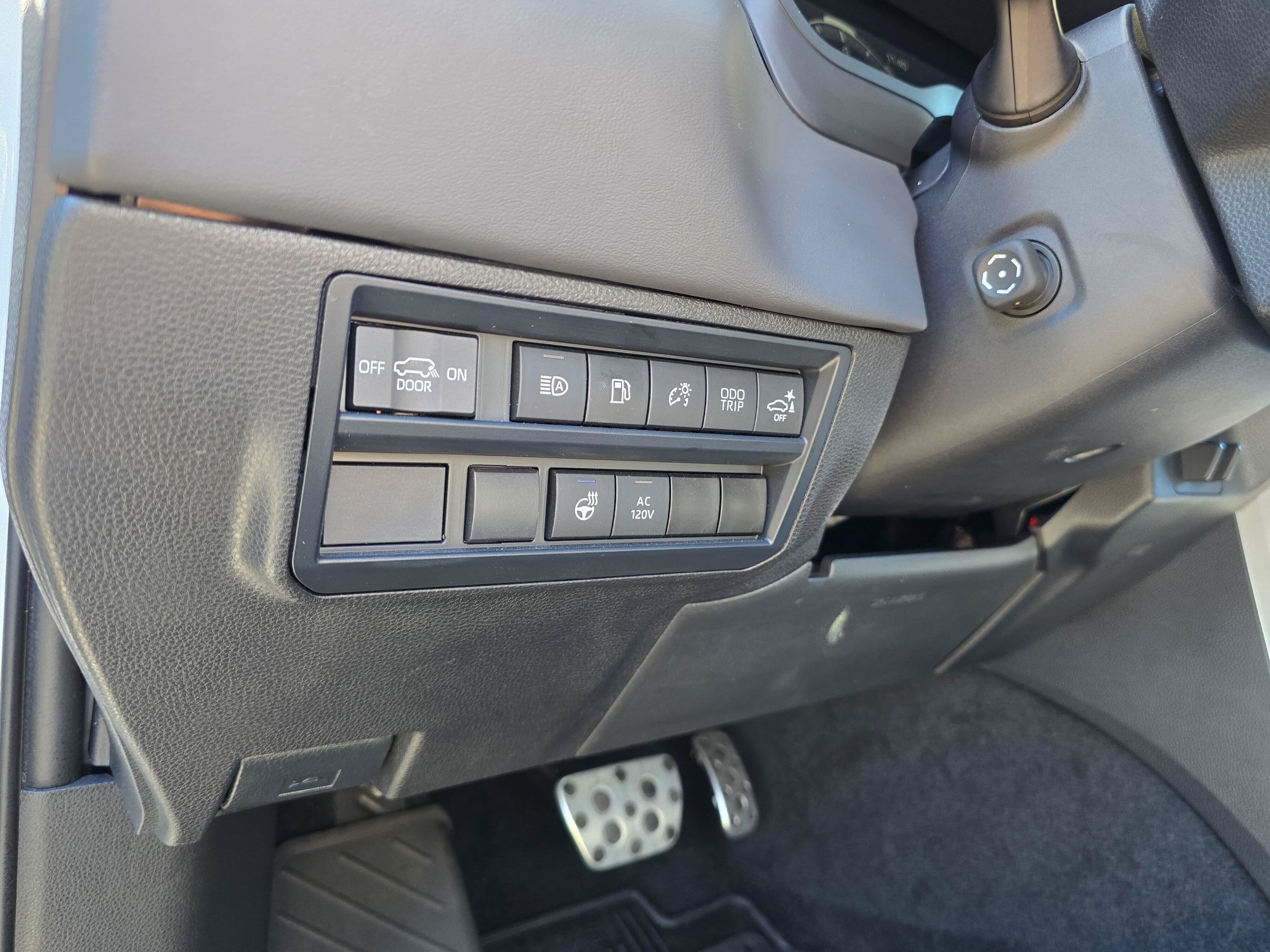 Certified 2025 Toyota Sequoia Platinum w/ TRD Off-Road Package AWD/4WD image 21
