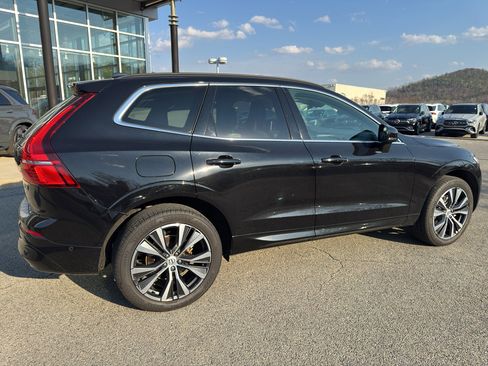 Used 2022 Volvo XC60 B5 Momentum w/ Advanced Package image 6