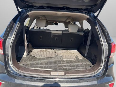 Used 2018 Hyundai Santa Fe SE image 42