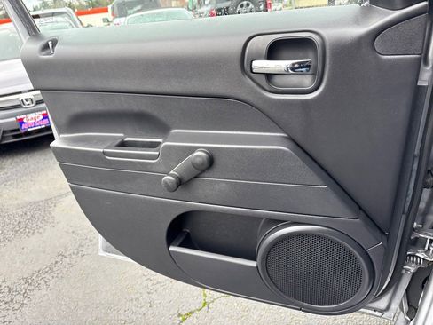 Used 2017 Jeep Patriot Sport image 22