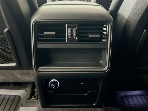 Used 2024 Porsche Cayenne image 27