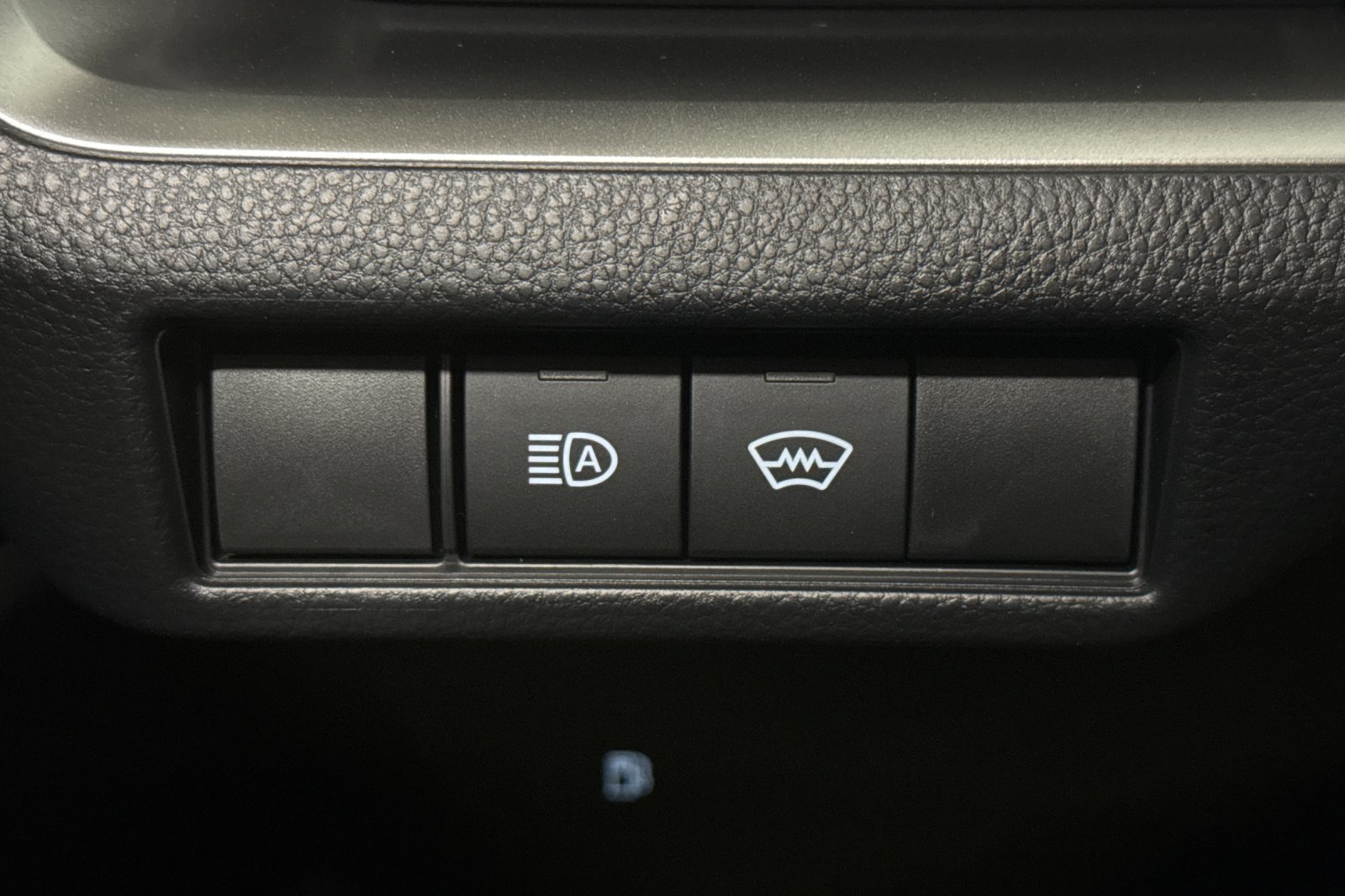 New 2027 Toyota Prius LE FWD image 31