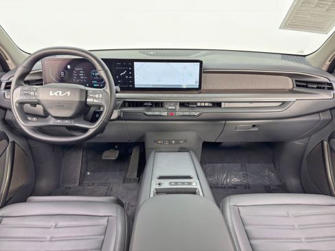 Used 2024 Kia EV9 Land image 13