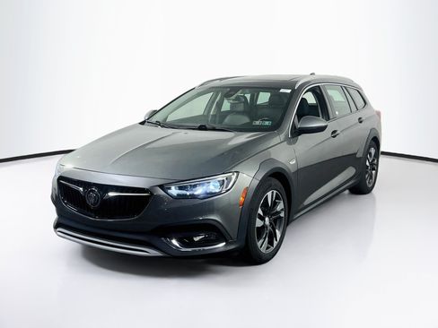Used 2019 Buick Regal Essence w/ Driver Confidence Package I AWD/4WD image 1