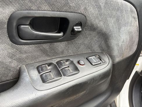 Used 2004 Honda CR-V EX image 10