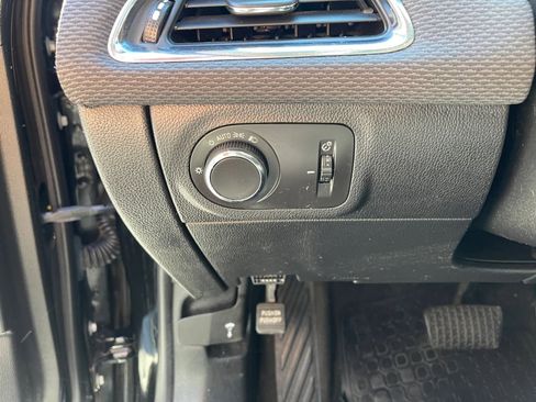 Used 2019 Chevrolet Cruze LS image 26