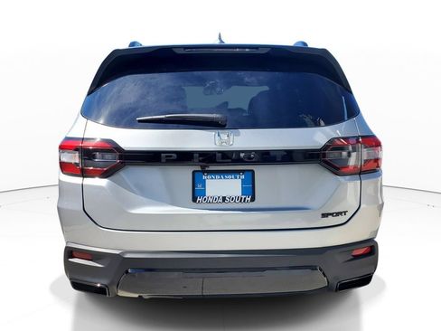 New 2026 Honda Pilot Sport image 5