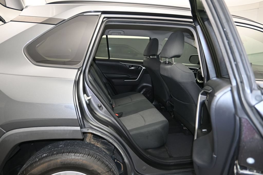 Used 2020 Toyota RAV4 XLE FWD image 24