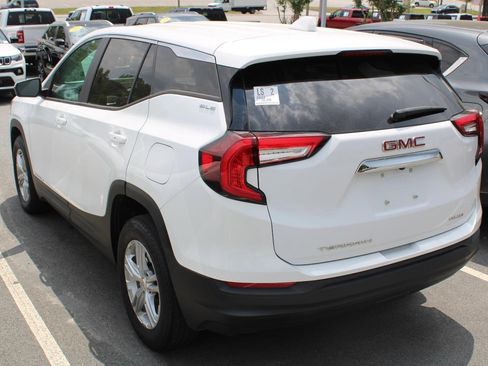 Used 2022 GMC Terrain SLE AWD/4WD image 4