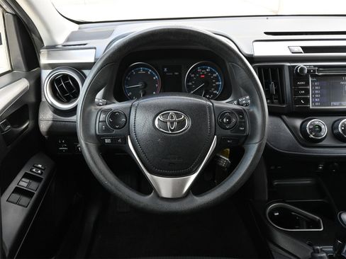 Used 2017 Toyota RAV4 LE image 10