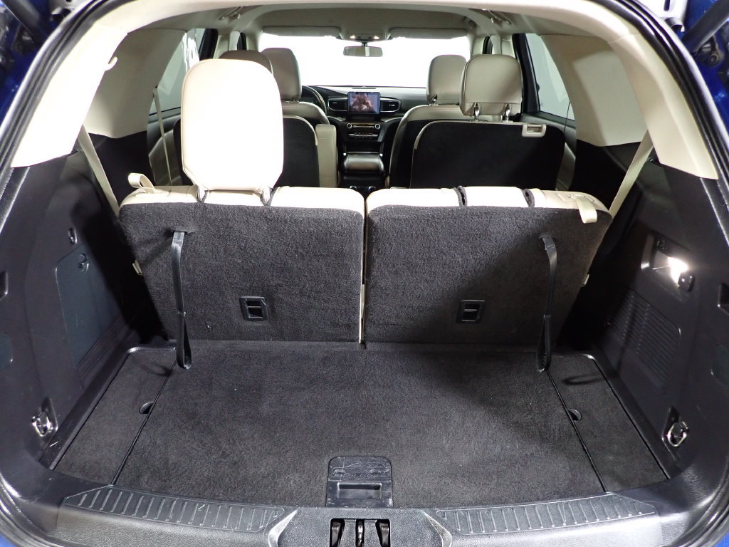 Used 2020 Ford Explorer XLT w/ Equipment Group 202A AWD/4WD image 13