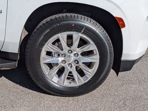 Used 2023 Chevrolet Suburban Premier RWD image 14