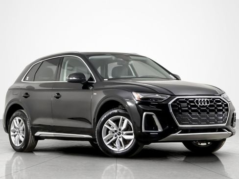 Used 2023 Audi Q5 2.0T Premium w/ Convenience Package image 7