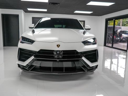 Used 2023 Lamborghini Urus Performante AWD/4WD image 8