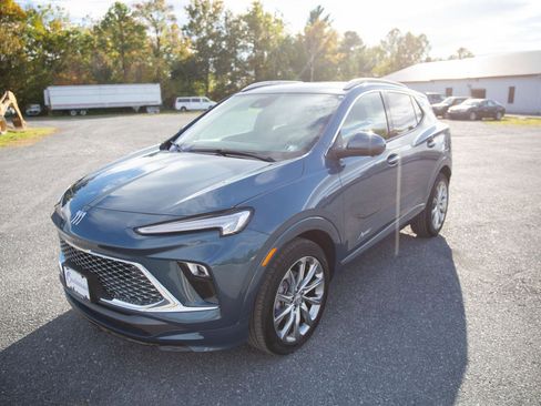 Used 2024 Buick Encore GX Avenir w/ Avenir Technology Package image 7