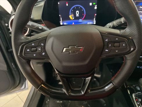 Used 2024 Chevrolet Trax RS FWD image 14