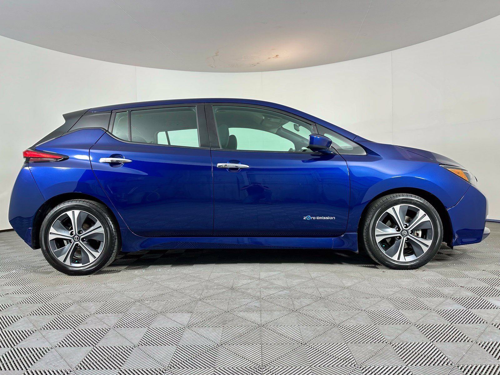 Used 2019 Nissan Leaf SV FWD image 22