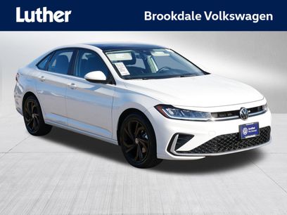 Used 2025 Volkswagen Jetta SE w/ Sunroof Package