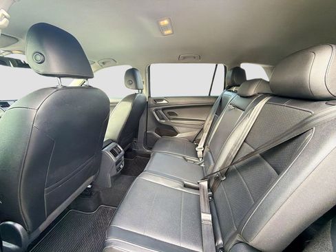 Used 2020 Volkswagen Tiguan SE R-Line image 22