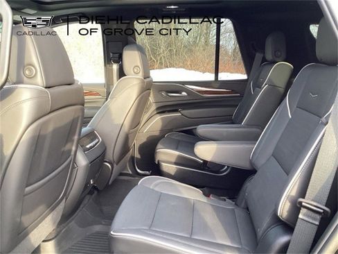 Certified 2024 Cadillac Escalade Premium Luxury w/ Performance Package image 18