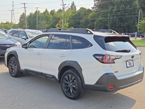 Certified 2025 Subaru Outback Onyx Edition XT AWD/4WD image 5