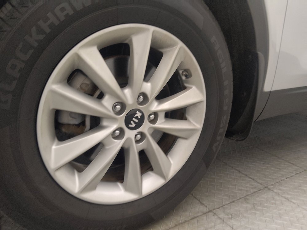 Used 2020 Kia Sorento L FWD image 31