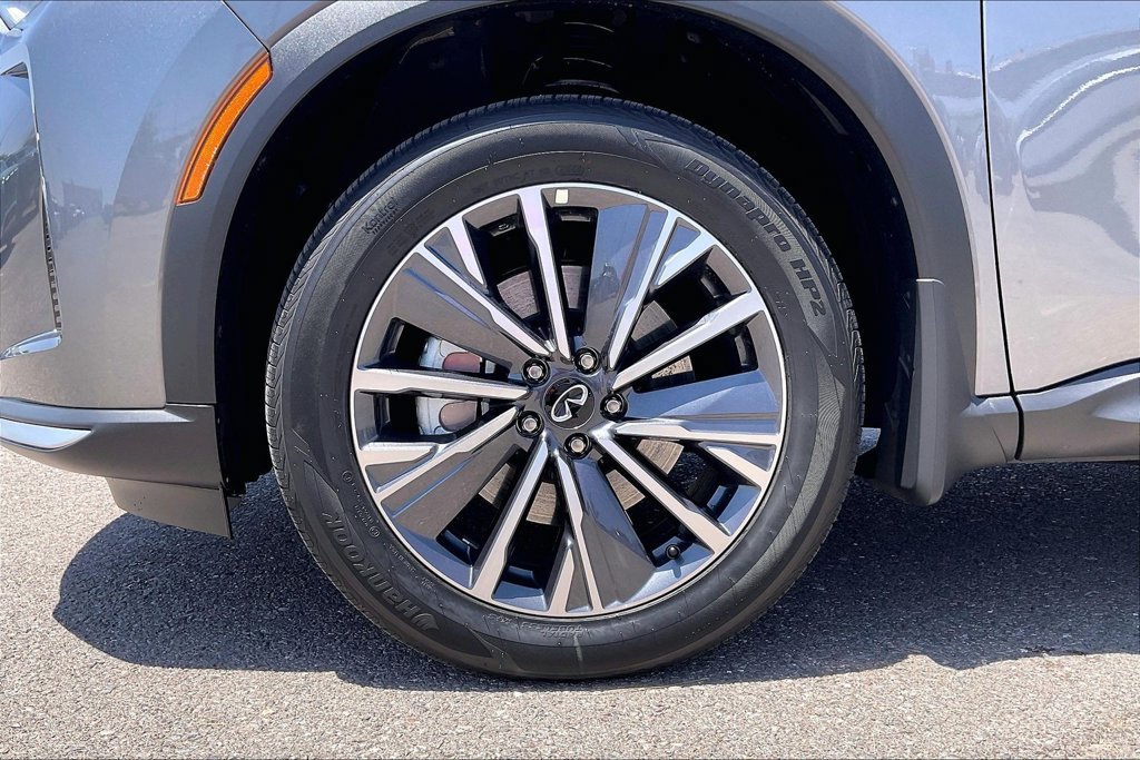 New 2027 INFINITI QX60 Luxe w/ Family Package FWD image 13