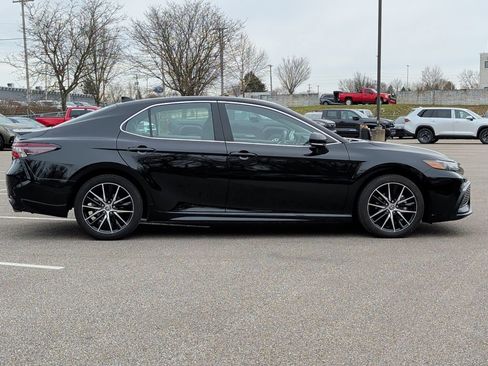 Used 2023 Toyota Camry SE w/ Convenience Package image 11