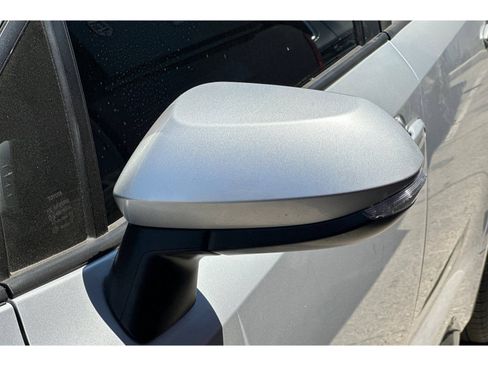 Used 2023 Toyota Corolla SE w/ Carpet Mat Package (TMS) FWD image 11