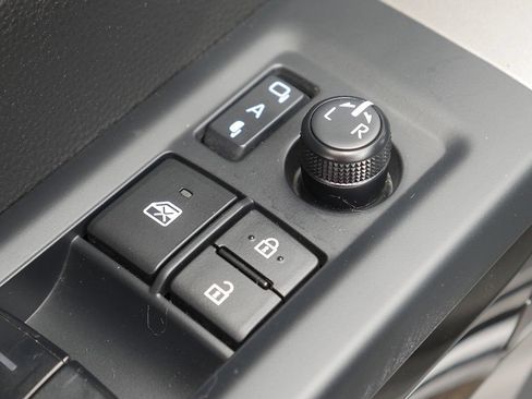 Used 2026 Toyota Tundra Limited AWD/4WD image 25