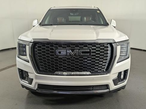 Used 2023 GMC Yukon Denali Ultimate AWD/4WD image 3