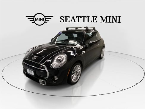 Used 2017 MINI Cooper S image 4