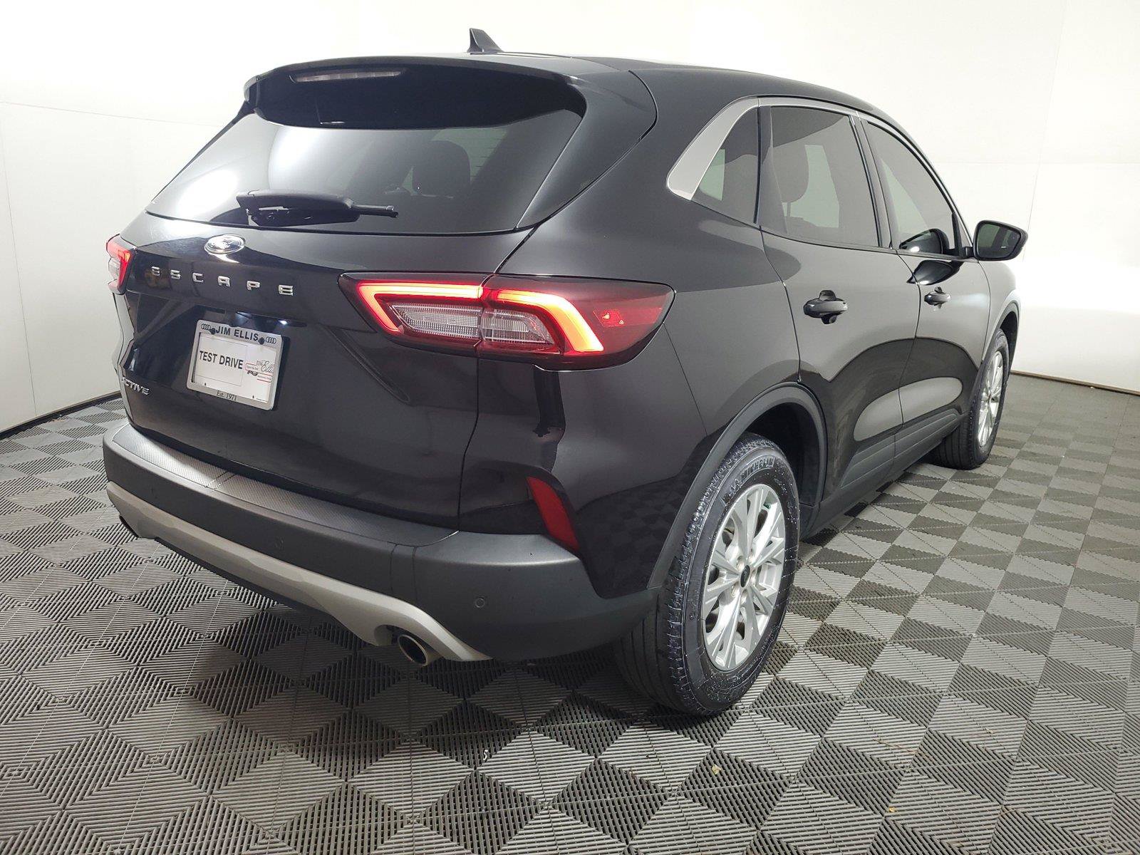 Used 2024 Ford Escape Active w/ Tech Pack #1 FWD image 6