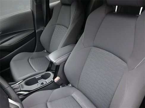 Certified 2025 Toyota Corolla SE image 19