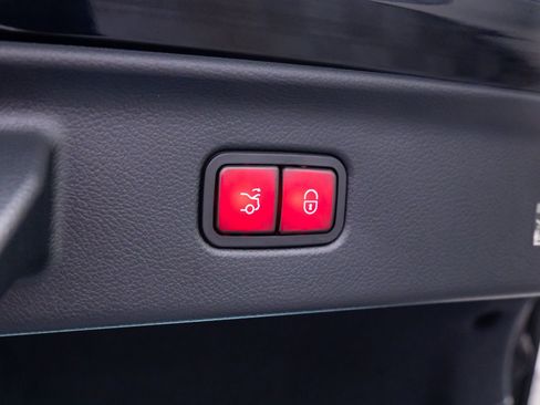 Certified 2025 Mercedes-Benz S 500 4MATIC image 34