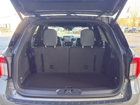 New 2026 Ford Explorer ST-Line w/ ST-Line Street Pack image 9