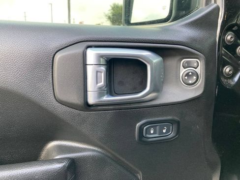 Used 2023 Jeep Wrangler Unlimited Sport AWD/4WD image 13