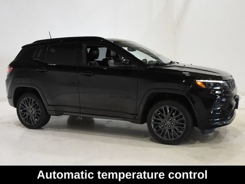 Used 2023 Jeep Compass High Altitude AWD/4WD image 3