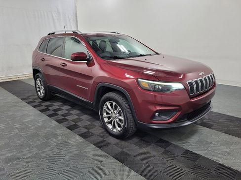 Used 2019 Jeep Cherokee Latitude Plus AWD/4WD image 11