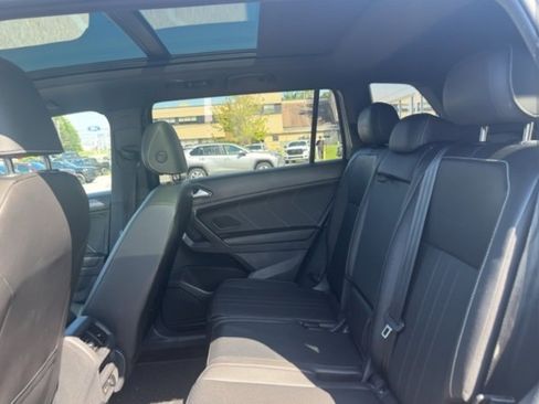 Used 2023 Volkswagen Tiguan SE R-Line image 14