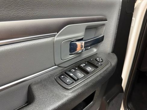 Used 2022 RAM 1500 Classic SLT AWD/4WD image 22