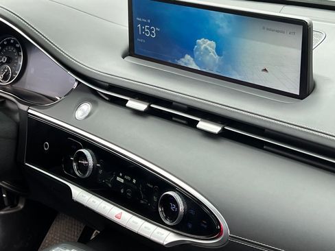 Used 2025 Genesis GV70 3.5T Sport w/ Sport Advanced Package image 32