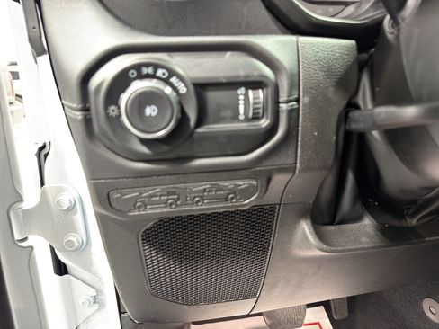 Used 2024 Jeep Wrangler Unlimited Sahara AWD/4WD image 22