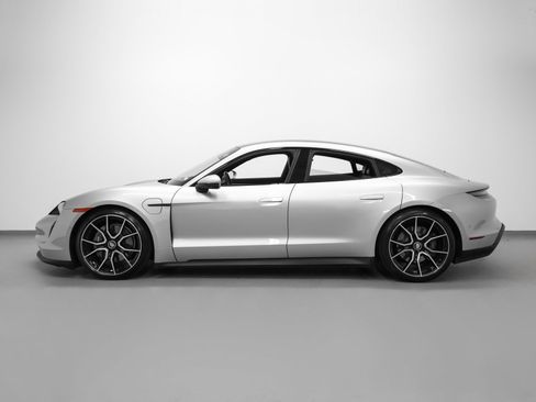 Used 2023 Porsche Taycan image 2