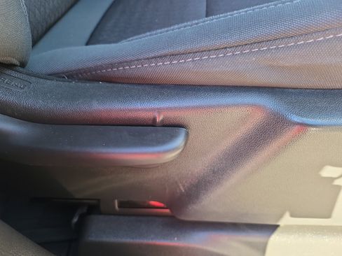 Used 2021 Chevrolet Silverado 1500 LT Trail Boss w/ Convenience Package II image 33