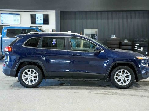 Used 2016 Jeep Cherokee Latitude w/ Safety/Convenience Group image 4