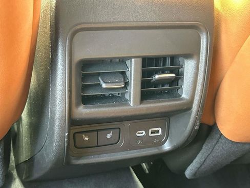 Certified 2023 Cadillac XT4 Premium Luxury w/ Enhanced Visibility Package image 18