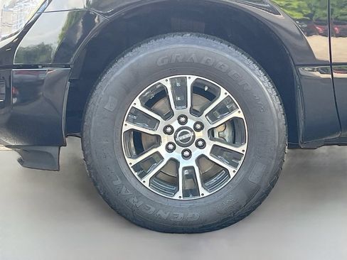 Used 2024 Nissan Titan SV AWD/4WD image 28