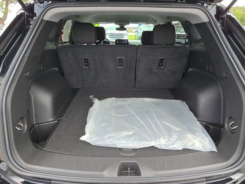 Used 2025 Chevrolet Blazer LT w/ Midnight/Sport Edition FWD image 23