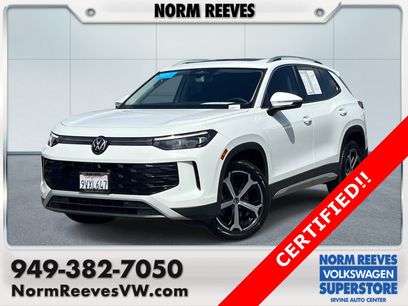 Certified 2025 Volkswagen Tiguan SE w/ Panoramic Sunroof Package